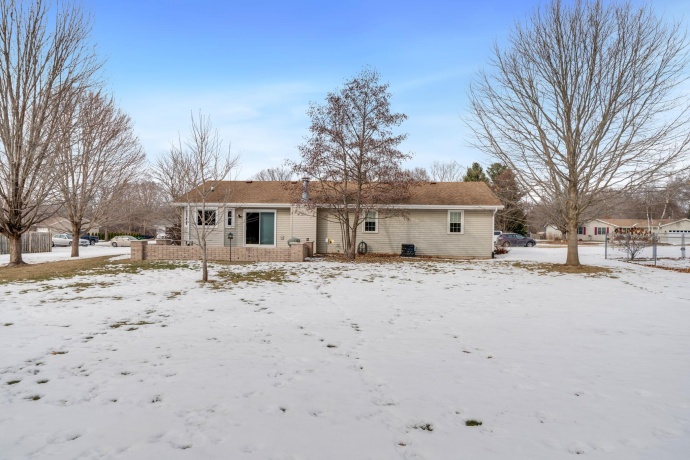 6395 Greystone, ROSCOE, Illinois 61073, 3 Bedrooms Bedrooms, ,2 BathroomsBathrooms,House,For Sale,Greystone,202600721