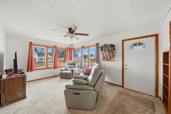 1215 20th, ROCK FALLS, Illinois 61071, 2 Bedrooms Bedrooms, ,1 BathroomBathrooms,House,For Sale,20th,202600725