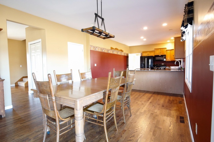 376 Kilgore, DIXON, Illinois 61021, 3 Bedrooms Bedrooms, ,2 BathroomsBathrooms,House,For Sale,Kilgore,202600731