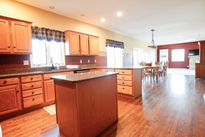 376 Kilgore, DIXON, Illinois 61021, 3 Bedrooms Bedrooms, ,2 BathroomsBathrooms,House,For Sale,Kilgore,202600731