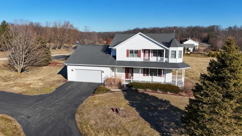 376 Kilgore, DIXON, Illinois 61021, 3 Bedrooms Bedrooms, ,2 BathroomsBathrooms,House,For Sale,Kilgore,202600731