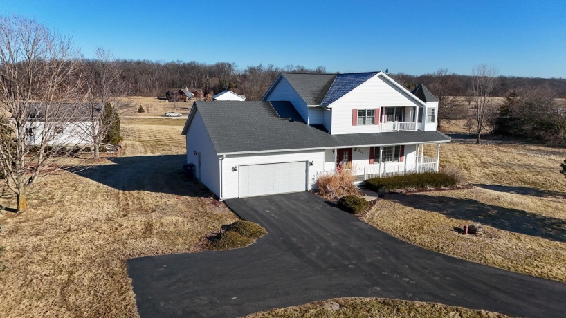 376 Kilgore, DIXON, Illinois 61021, 3 Bedrooms Bedrooms, ,2 BathroomsBathrooms,House,For Sale,Kilgore,202600731