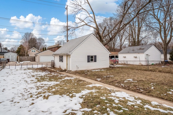 1908 Melrose, ROCKFORD, Illinois 61103, 3 Bedrooms Bedrooms, ,1 BathroomBathrooms,House,For Sale,Melrose,202600735