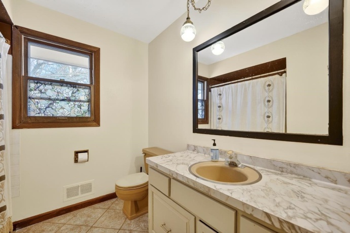 3482 ROCKVIEW, ROCKFORD, Illinois 61109, 3 Bedrooms Bedrooms, ,1 BathroomBathrooms,House,For Sale,ROCKVIEW,202600738