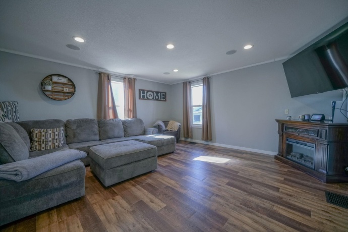 302 Prairie, POLO, Illinois 61064, 3 Bedrooms Bedrooms, ,2 BathroomsBathrooms,House,For Sale,Prairie,202600740