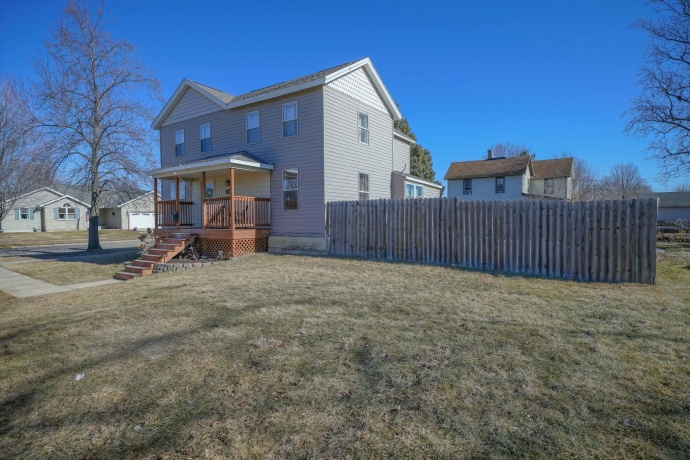 302 Prairie, POLO, Illinois 61064, 3 Bedrooms Bedrooms, ,2 BathroomsBathrooms,House,For Sale,Prairie,202600740