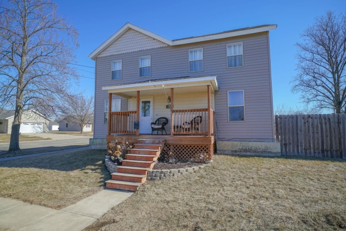 302 Prairie, POLO, Illinois 61064, 3 Bedrooms Bedrooms, ,2 BathroomsBathrooms,House,For Sale,Prairie,202600740