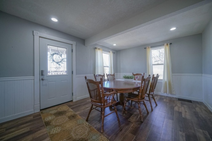 302 Prairie, POLO, Illinois 61064, 3 Bedrooms Bedrooms, ,2 BathroomsBathrooms,House,For Sale,Prairie,202600740