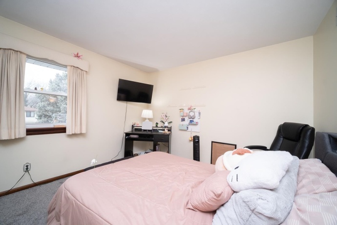 1926 Valencia, ROCKFORD, Illinois 61108, 4 Bedrooms Bedrooms, ,3 BathroomsBathrooms,House,For Sale,Valencia,202600742