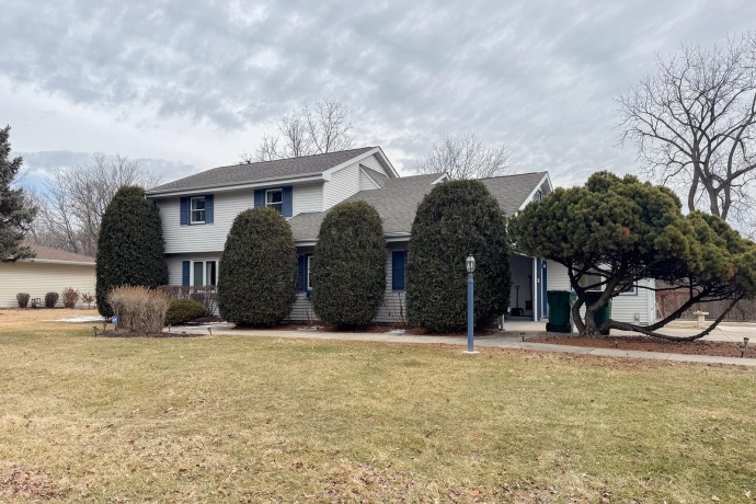 1926 Valencia, ROCKFORD, Illinois 61108, 4 Bedrooms Bedrooms, ,3 BathroomsBathrooms,House,For Sale,Valencia,202600742