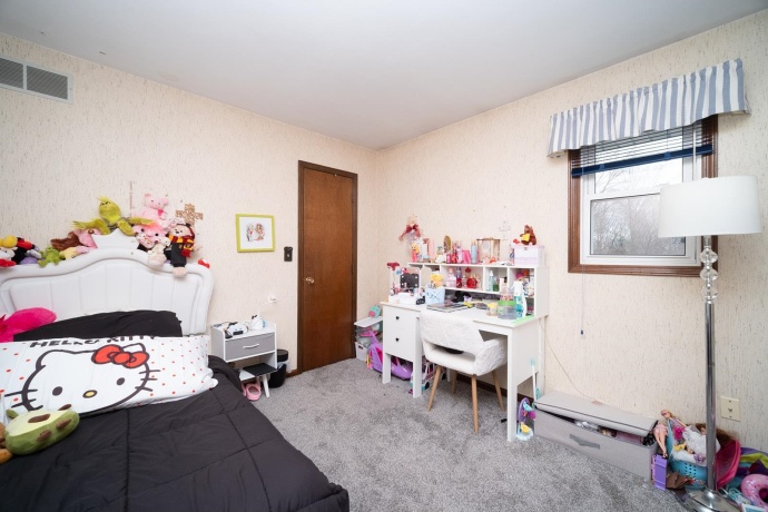 1926 Valencia, ROCKFORD, Illinois 61108, 4 Bedrooms Bedrooms, ,3 BathroomsBathrooms,House,For Sale,Valencia,202600742