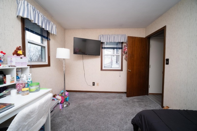 1926 Valencia, ROCKFORD, Illinois 61108, 4 Bedrooms Bedrooms, ,3 BathroomsBathrooms,House,For Sale,Valencia,202600742