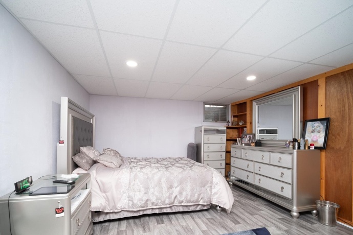 1926 Valencia, ROCKFORD, Illinois 61108, 4 Bedrooms Bedrooms, ,3 BathroomsBathrooms,House,For Sale,Valencia,202600742