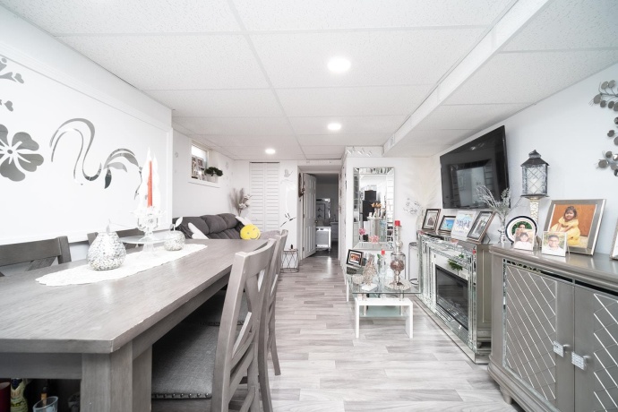 1926 Valencia, ROCKFORD, Illinois 61108, 4 Bedrooms Bedrooms, ,3 BathroomsBathrooms,House,For Sale,Valencia,202600742