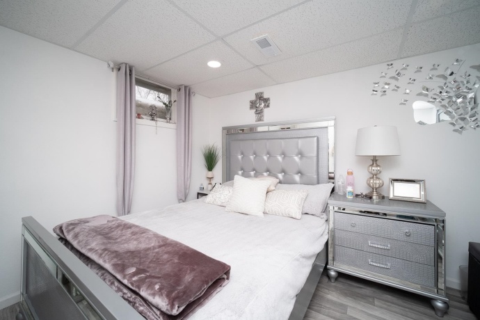 1926 Valencia, ROCKFORD, Illinois 61108, 4 Bedrooms Bedrooms, ,3 BathroomsBathrooms,House,For Sale,Valencia,202600742