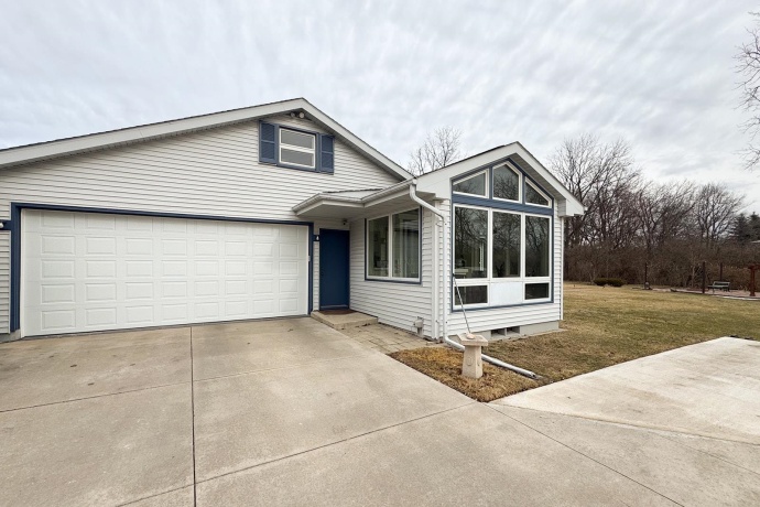 1926 Valencia, ROCKFORD, Illinois 61108, 4 Bedrooms Bedrooms, ,3 BathroomsBathrooms,House,For Sale,Valencia,202600742