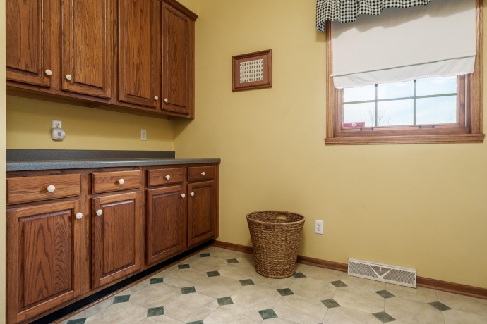 9293 Forest Ridge Dr., ROSCOE, Illinois 61073, 3 Bedrooms Bedrooms, ,2 BathroomsBathrooms,House,For Sale,Forest Ridge Dr.,202600746