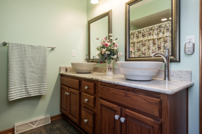 9293 Forest Ridge Dr., ROSCOE, Illinois 61073, 3 Bedrooms Bedrooms, ,2 BathroomsBathrooms,House,For Sale,Forest Ridge Dr.,202600746