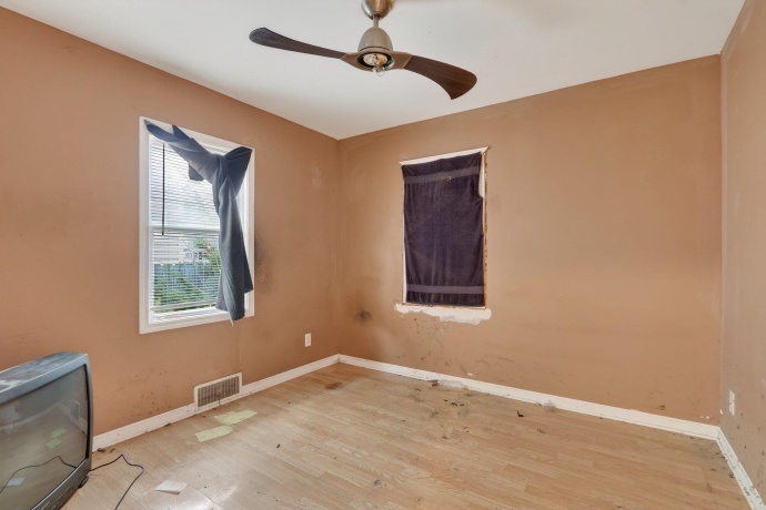 1707 Carney, ROCKFORD, Illinois 61103, 2 Bedrooms Bedrooms, ,1 BathroomBathrooms,House,For Sale,Carney,202600767