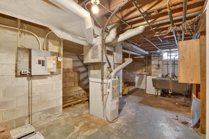 1707 Carney, ROCKFORD, Illinois 61103, 2 Bedrooms Bedrooms, ,1 BathroomBathrooms,House,For Sale,Carney,202600767