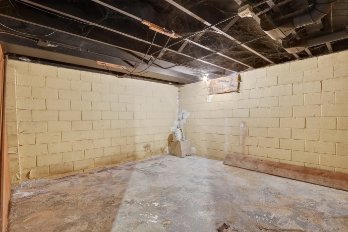 1707 Carney, ROCKFORD, Illinois 61103, 2 Bedrooms Bedrooms, ,1 BathroomBathrooms,House,For Sale,Carney,202600767