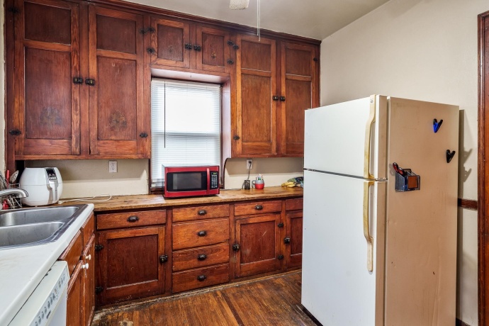 2207 7th, ROCKFORD, Illinois 61104, 2 Bedrooms Bedrooms, ,1 BathroomBathrooms,House,For Sale,7th,202600768