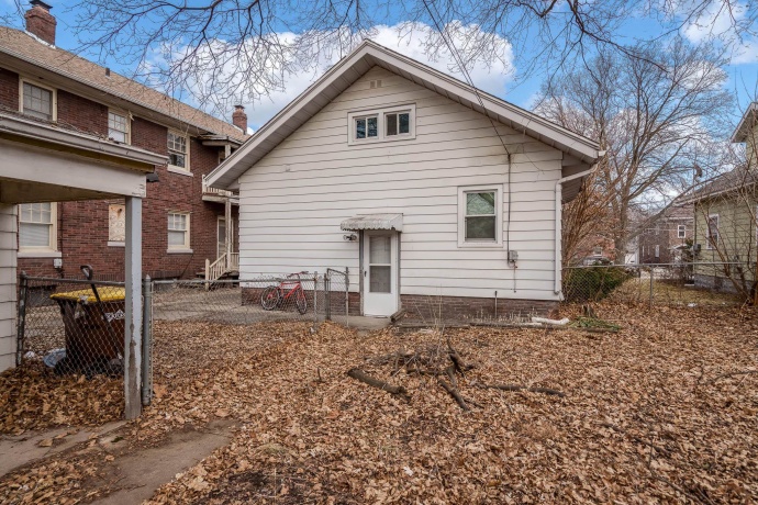 2207 7th, ROCKFORD, Illinois 61104, 2 Bedrooms Bedrooms, ,1 BathroomBathrooms,House,For Sale,7th,202600768