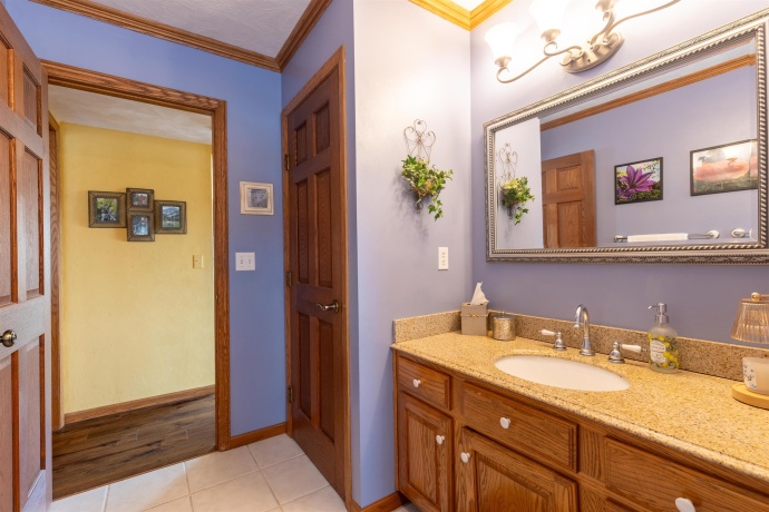 24 Butternut, GALENA, Illinois 61036, 5 Bedrooms Bedrooms, ,3 BathroomsBathrooms,House,For Sale,Butternut,202600771