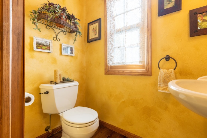 24 Butternut, GALENA, Illinois 61036, 5 Bedrooms Bedrooms, ,3 BathroomsBathrooms,House,For Sale,Butternut,202600771