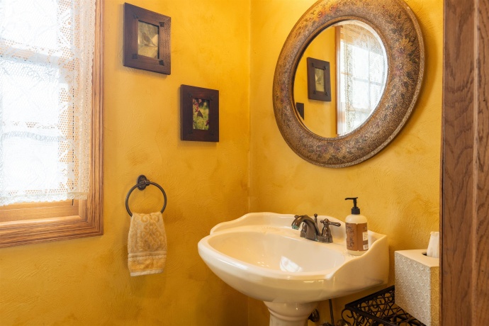 24 Butternut, GALENA, Illinois 61036, 5 Bedrooms Bedrooms, ,3 BathroomsBathrooms,House,For Sale,Butternut,202600771