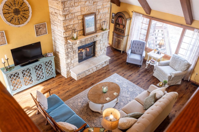 24 Butternut, GALENA, Illinois 61036, 5 Bedrooms Bedrooms, ,3 BathroomsBathrooms,House,For Sale,Butternut,202600771