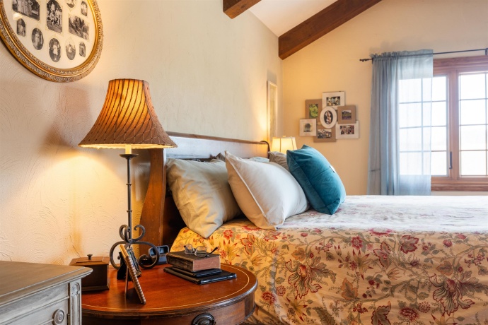 24 Butternut, GALENA, Illinois 61036, 5 Bedrooms Bedrooms, ,3 BathroomsBathrooms,House,For Sale,Butternut,202600771