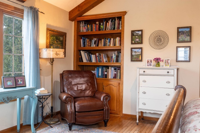 24 Butternut, GALENA, Illinois 61036, 5 Bedrooms Bedrooms, ,3 BathroomsBathrooms,House,For Sale,Butternut,202600771