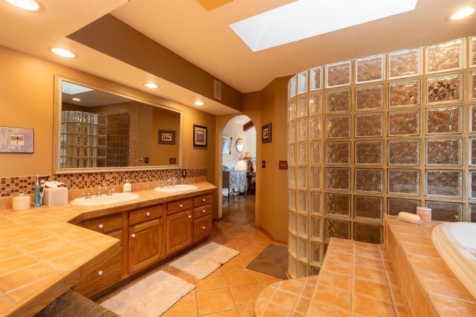 24 Butternut, GALENA, Illinois 61036, 5 Bedrooms Bedrooms, ,3 BathroomsBathrooms,House,For Sale,Butternut,202600771