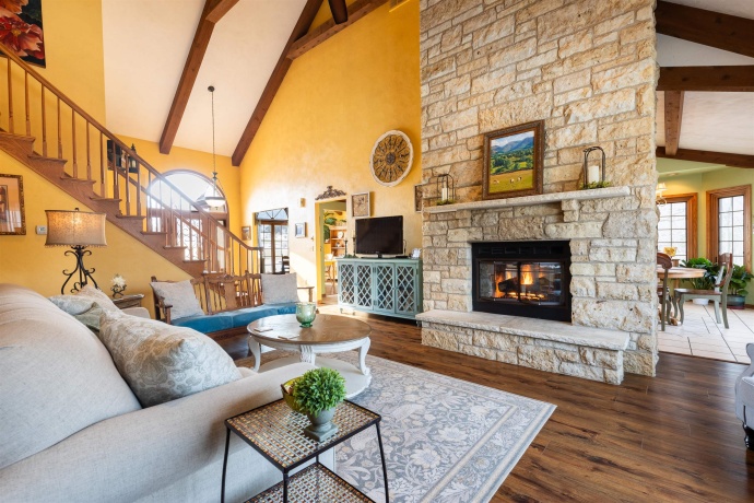 24 Butternut, GALENA, Illinois 61036, 5 Bedrooms Bedrooms, ,3 BathroomsBathrooms,House,For Sale,Butternut,202600771