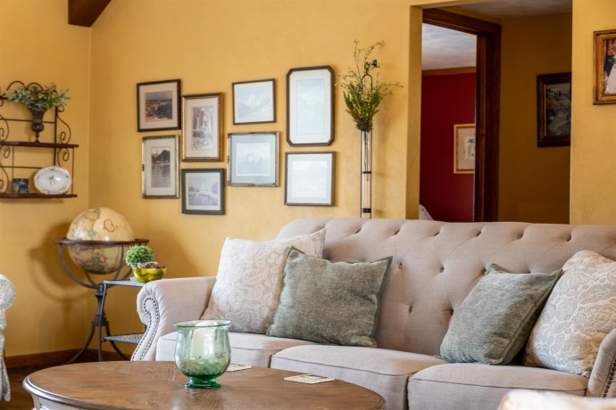 24 Butternut, GALENA, Illinois 61036, 5 Bedrooms Bedrooms, ,3 BathroomsBathrooms,House,For Sale,Butternut,202600771