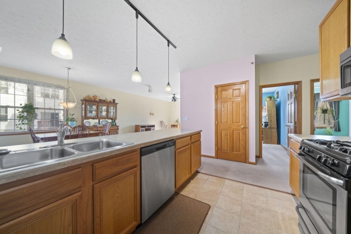 410 Pine White #102-B, ROSCOE, Illinois 61073, 2 Bedrooms Bedrooms, ,2 BathroomsBathrooms,Condominium,For Sale,Pine White #102-B,202600775