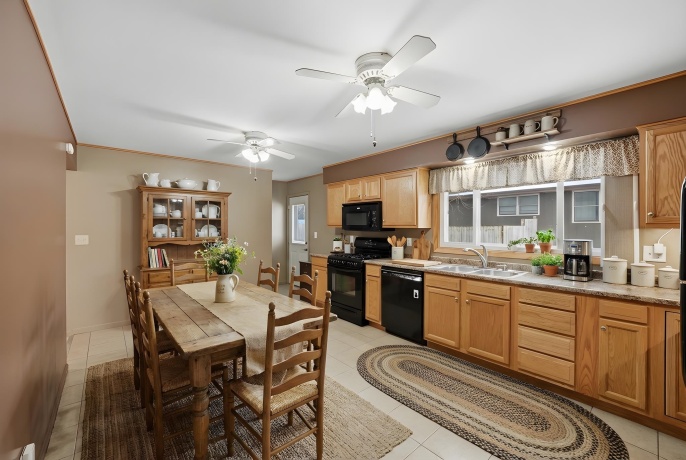 3560 Montlake, ROCKFORD, Illinois 61114, 3 Bedrooms Bedrooms, ,2 BathroomsBathrooms,House,For Sale,Montlake,202600645