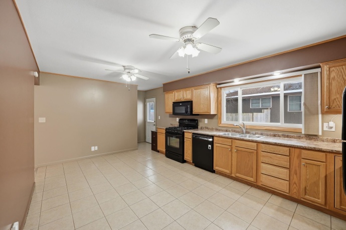 3560 Montlake, ROCKFORD, Illinois 61114, 3 Bedrooms Bedrooms, ,2 BathroomsBathrooms,House,For Sale,Montlake,202600645