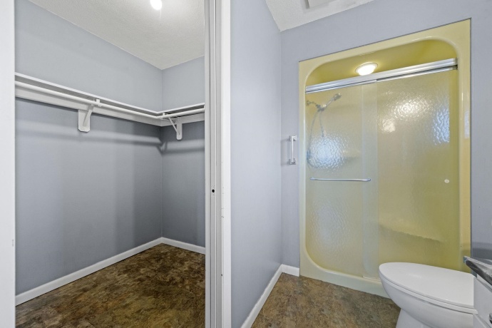 6466 Thorncrest, ROCKFORD, Illinois 61109, 4 Bedrooms Bedrooms, ,3 BathroomsBathrooms,House,For Sale,Thorncrest,202600783