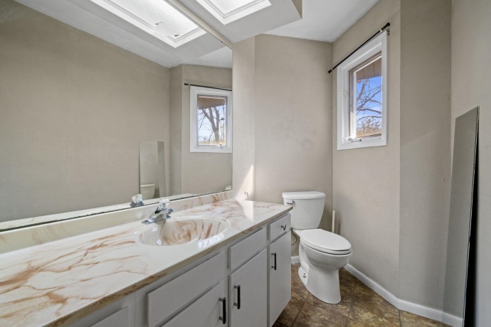 6466 Thorncrest, ROCKFORD, Illinois 61109, 4 Bedrooms Bedrooms, ,3 BathroomsBathrooms,House,For Sale,Thorncrest,202600783