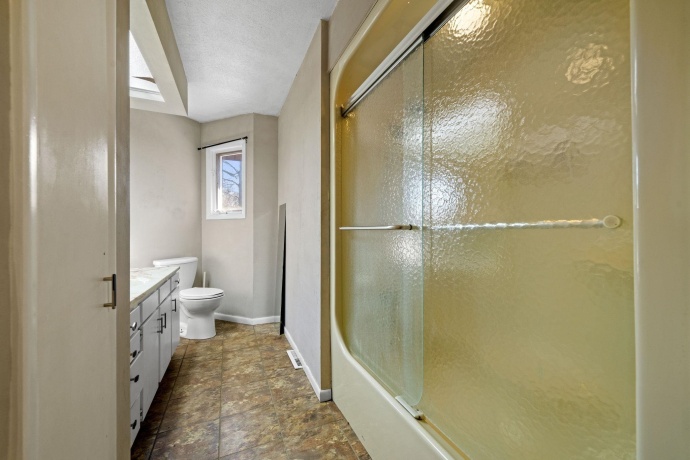 6466 Thorncrest, ROCKFORD, Illinois 61109, 4 Bedrooms Bedrooms, ,3 BathroomsBathrooms,House,For Sale,Thorncrest,202600783