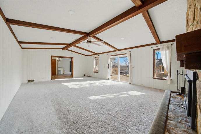 13831 Prairie Center, MORRISON, Illinois 61270, 5 Bedrooms Bedrooms, ,2 BathroomsBathrooms,House,For Sale,Prairie Center,202600784