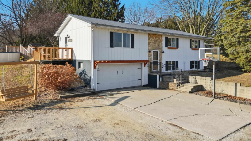 13831 Prairie Center, MORRISON, Illinois 61270, 5 Bedrooms Bedrooms, ,2 BathroomsBathrooms,House,For Sale,Prairie Center,202600784