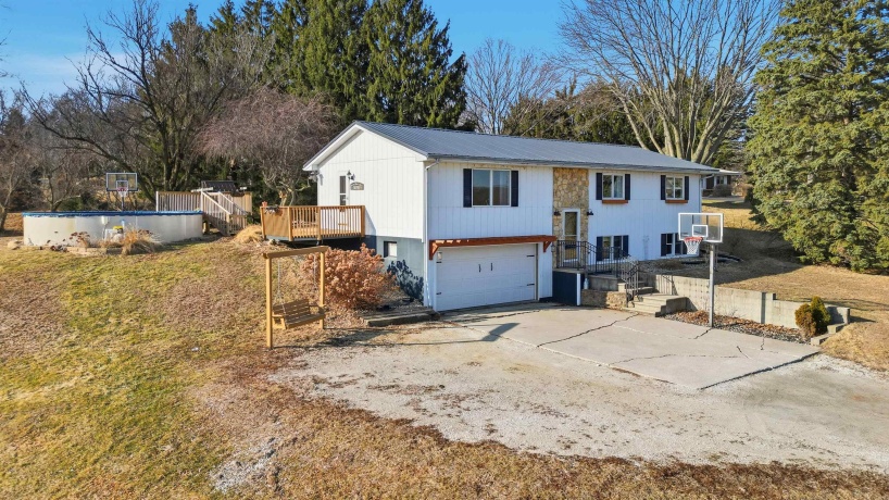 13831 Prairie Center, MORRISON, Illinois 61270, 5 Bedrooms Bedrooms, ,2 BathroomsBathrooms,House,For Sale,Prairie Center,202600784