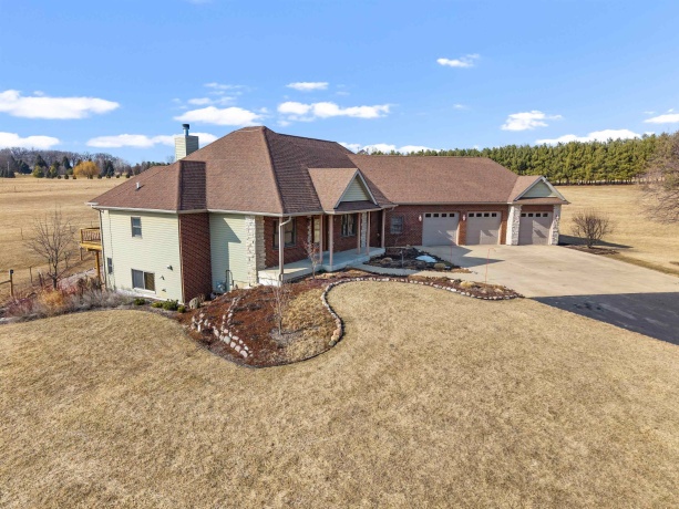 6998 Hales Corner, STILLMAN VALLEY, Illinois 61084, 3 Bedrooms Bedrooms, ,3 BathroomsBathrooms,House,For Sale,Hales Corner,202600787