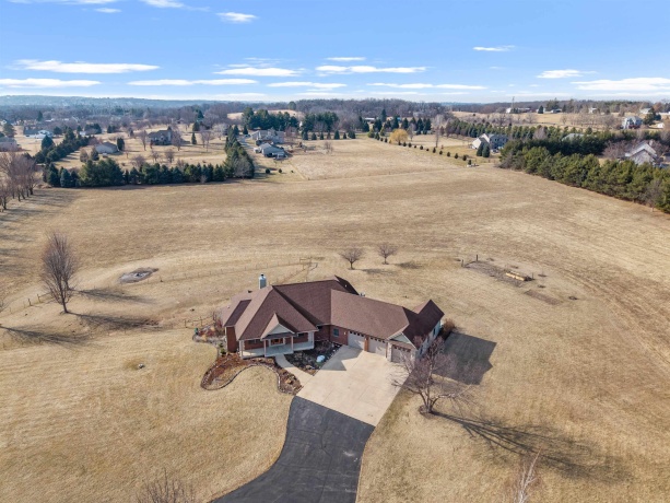 6998 Hales Corner, STILLMAN VALLEY, Illinois 61084, 3 Bedrooms Bedrooms, ,3 BathroomsBathrooms,House,For Sale,Hales Corner,202600787