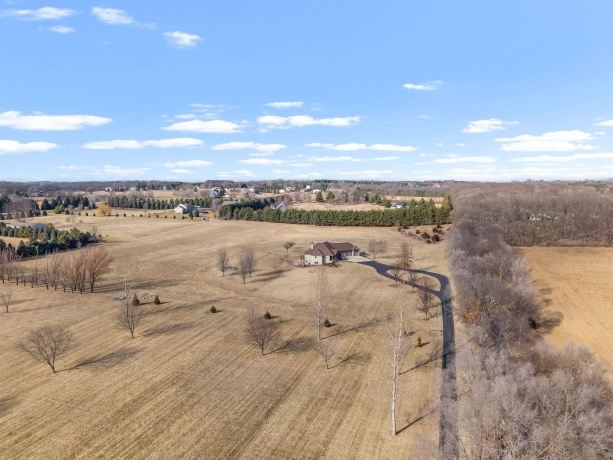 6998 Hales Corner, STILLMAN VALLEY, Illinois 61084, 3 Bedrooms Bedrooms, ,3 BathroomsBathrooms,House,For Sale,Hales Corner,202600787