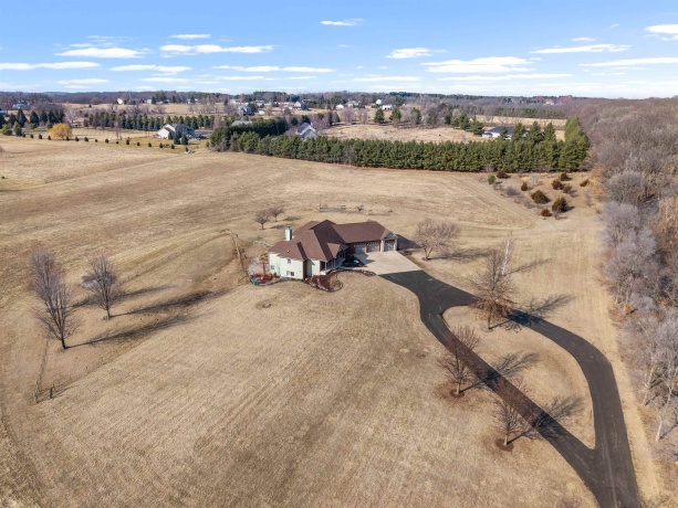 6998 Hales Corner, STILLMAN VALLEY, Illinois 61084, 3 Bedrooms Bedrooms, ,3 BathroomsBathrooms,House,For Sale,Hales Corner,202600787