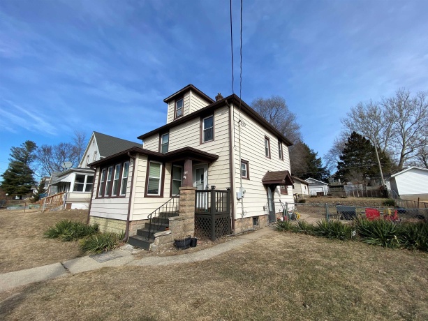 1130 16th, ROCKFORD, Illinois 61104, 4 Bedrooms Bedrooms, ,1 BathroomBathrooms,House,For Sale,16th,202600788